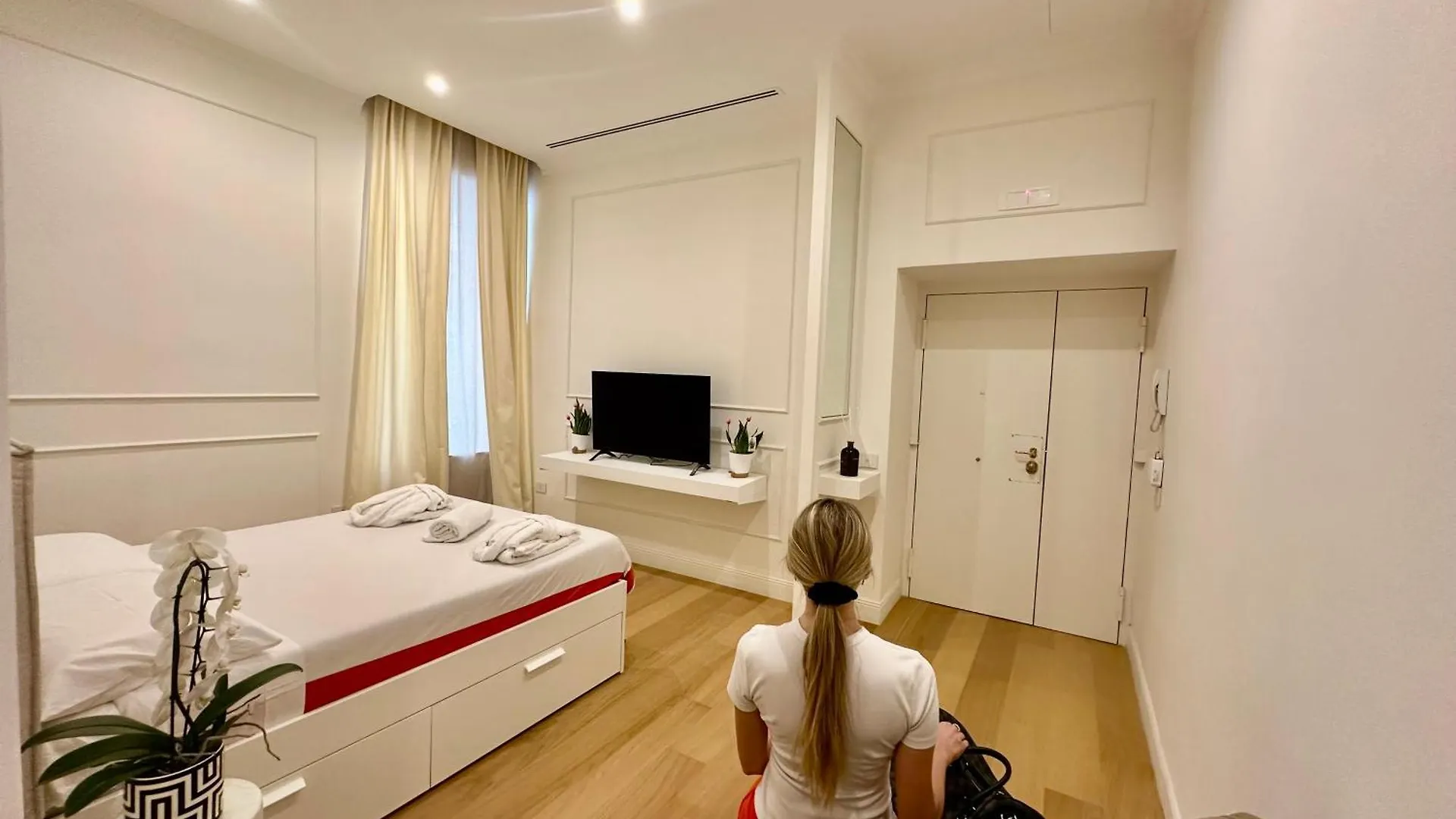 Raffaella Home Naples Bed & Breakfast